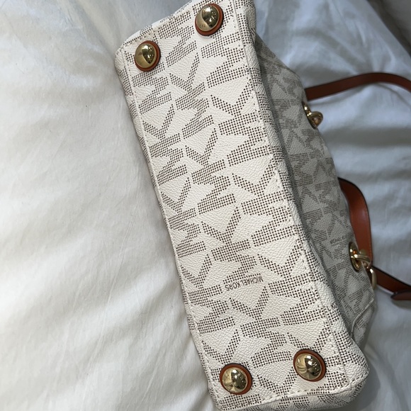 Michael Kors Cynthia Bag (Small) - Picture 17 of 17